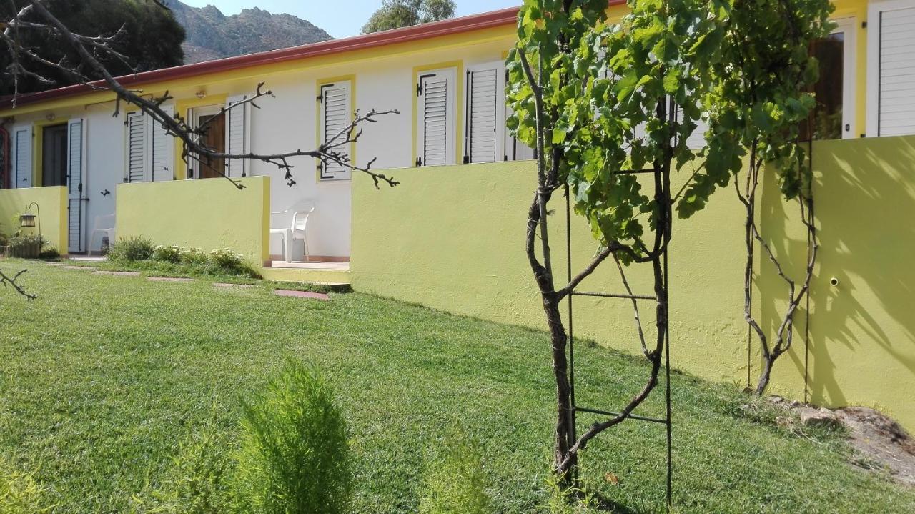 Il Girasole Alloggio Villa Fluminimaggiore Exteriör bild